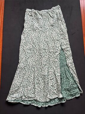 Abercrombie & Fitch XS Green Floral Maxi Skirt with Ruffle Detail and slit.